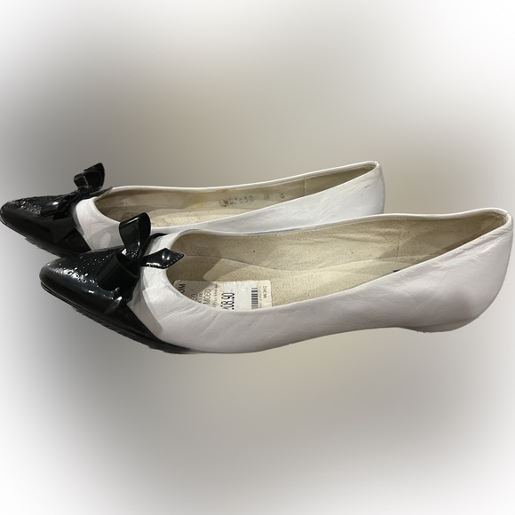STUART WEITZMAN flats - Picture 3 of 5